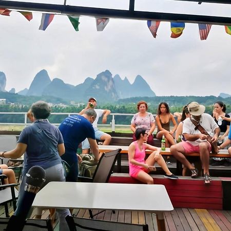 Showbiz Hostel Yangshuo Extérieur photo