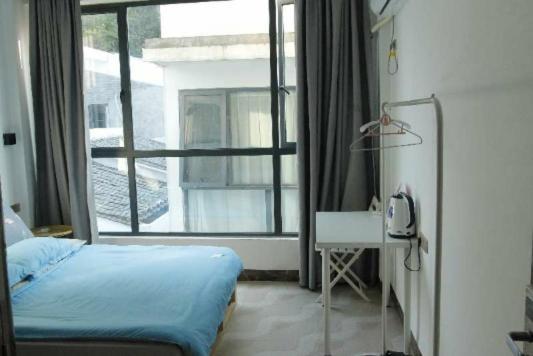 Showbiz Hostel Yangshuo Extérieur photo