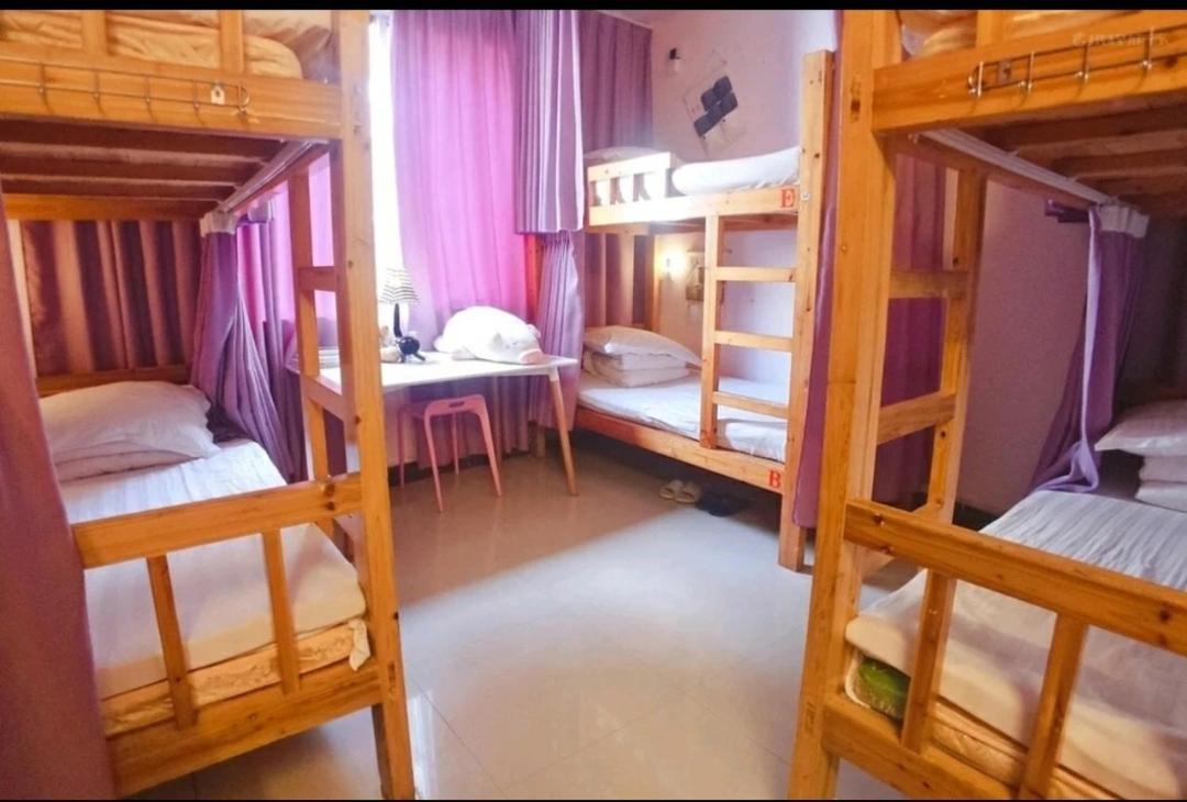 Showbiz Hostel Yangshuo Extérieur photo