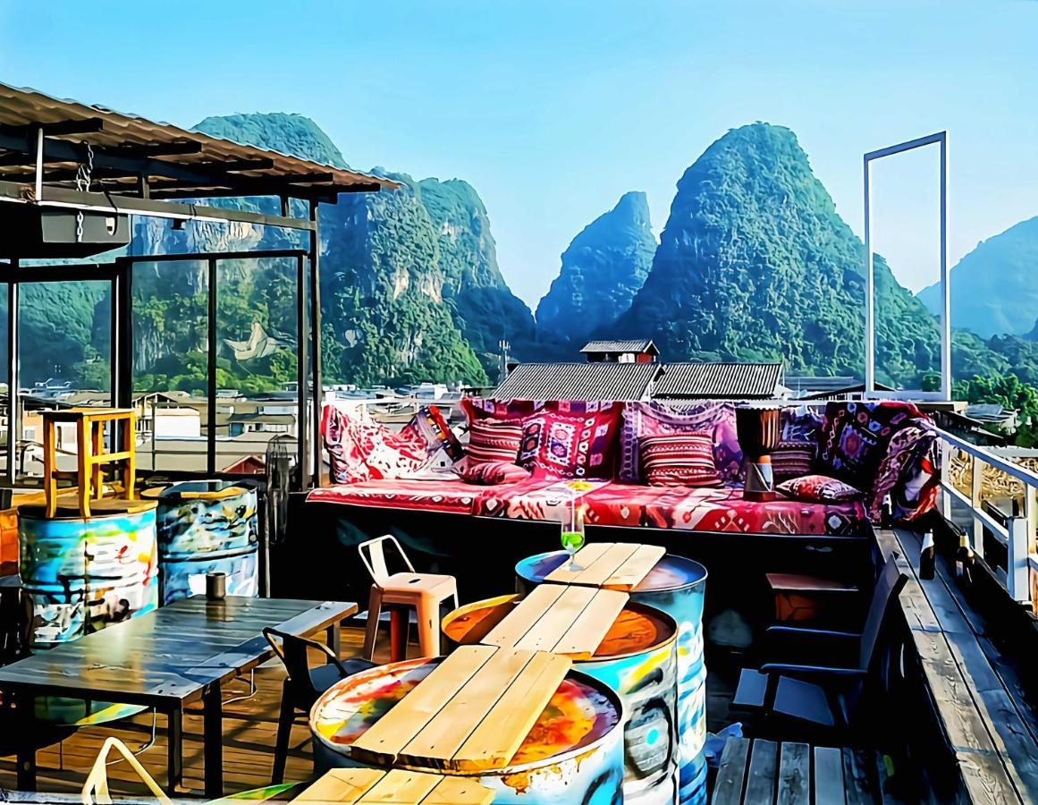 Showbiz Hostel Yangshuo Extérieur photo