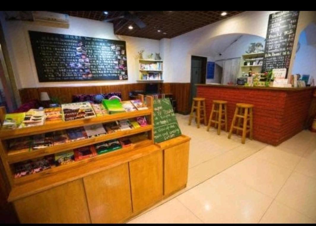 Showbiz Hostel Yangshuo Extérieur photo